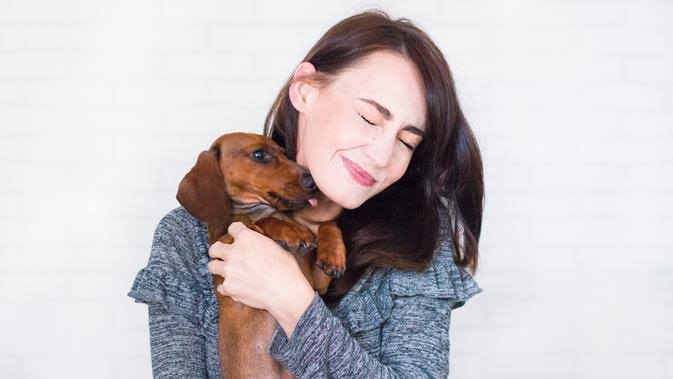Wanita Cantik Menikah dengan Anjing, Kini Lebih Bahagia Dibanding dengan Mantan Suami