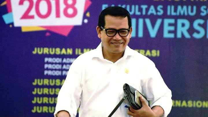 Tidak Ditahan, Polda Riau Tetapkan Wajib Lapor Dekan FISIP Universitas Riau