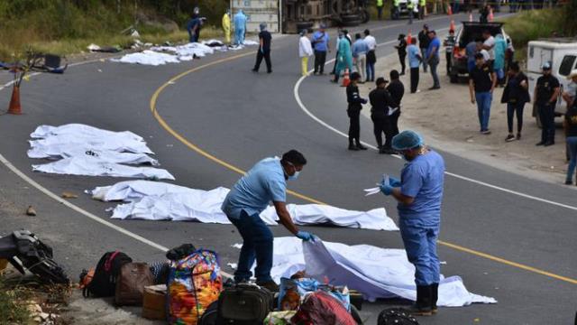 Menyusup Dalam Truk Lalu Terbalik di Jalan, 49 Imigran Gelap Meninggal Dunia