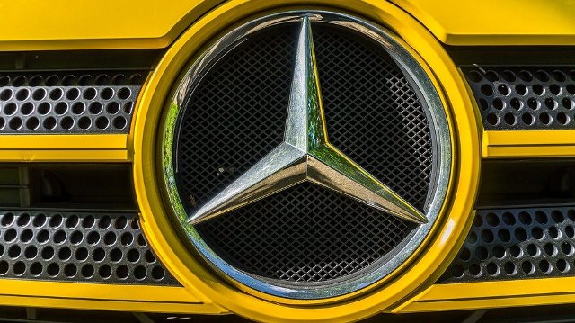 Palsukan Emisi Gas, Mercedes Benz Kena Denda Rp 242 Miliar