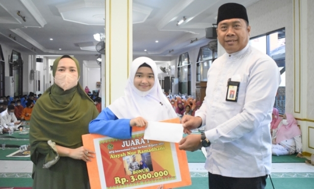 Luar Biasa! Siswi Pekanbaru Juara 1 MTQ Internasional Qatar