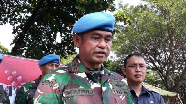 Brevet Kehormatan Intai Tempur untuk Pangkostrad Disematkan Mayor Asis Kamaruddin