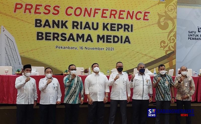 Menelisik Kinerja Bank Riau Kepri: Sebuah Catatan Miring