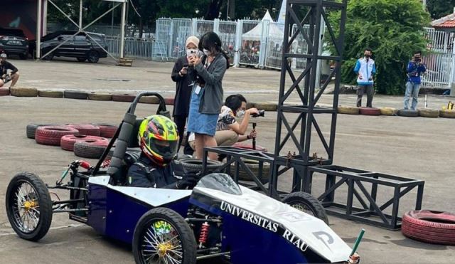 Mahasiswa Unri Bikin Mobil Racing Listrik, Menang di Ajang Indonesia International Motor Show