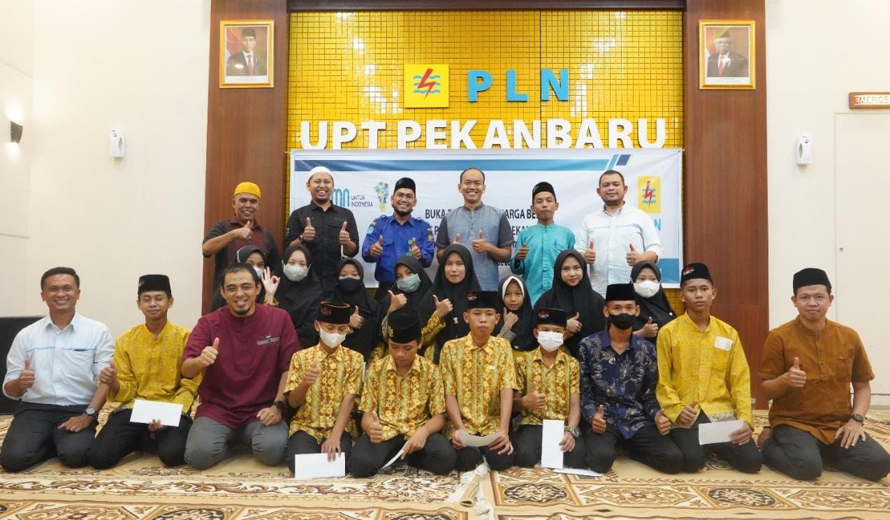 Semangat Berbagi Merawat Negeri, PLN P3B Sumatera UPT Pekanbaru Santuni Kaum Duafa dan Anak Yatim