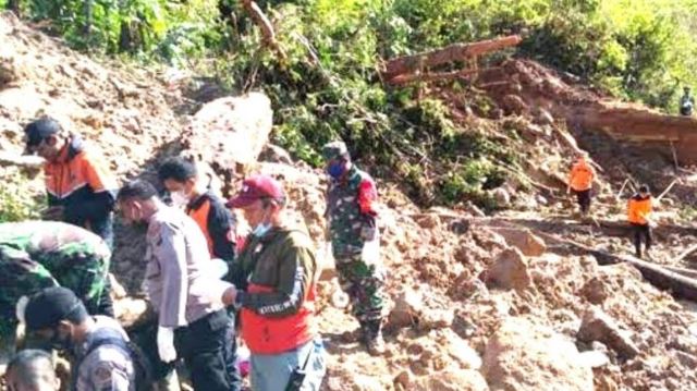 Ngeri! 12 Emak-emak di Sumut Tewas Tertimbun Longsor Saat Cari Butiran Emas