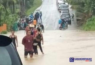 Air Venue Dayung Kebun Nopi Kuansing Meluap, Akses Jalan Menuju Sumbar Lumpuh 1 Jam