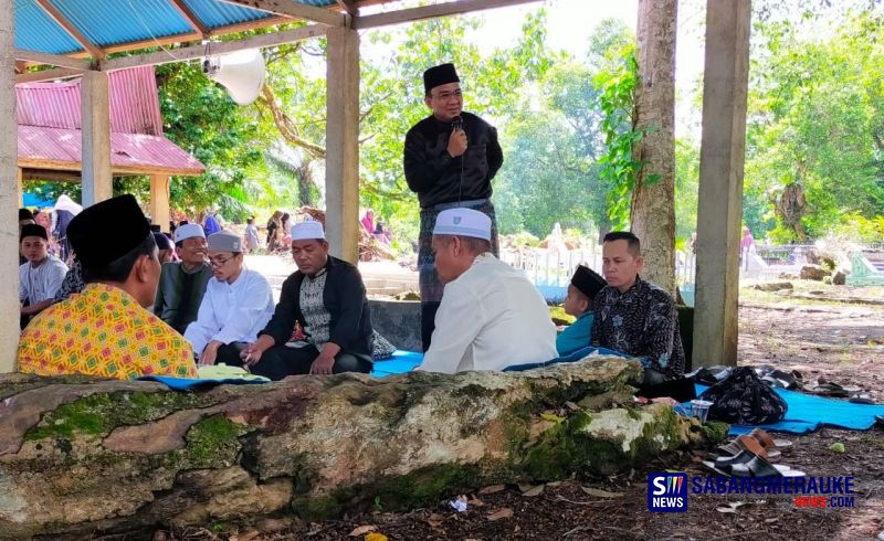 Warga Kenegerian Kopah Gelar Tradisi Ziarah Kubur, Ini Maknanya Menurut Rektor Uniks Kuansing