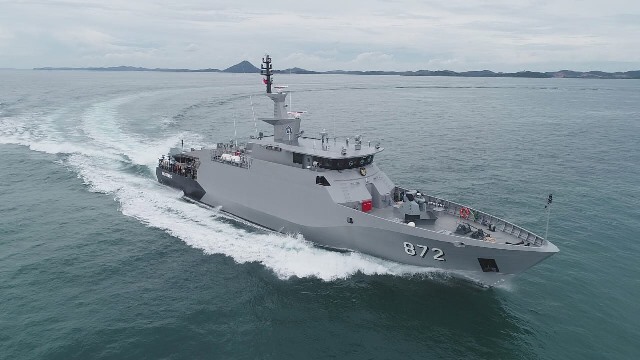 Kapal Perang TNI Angkatan Laut Tangkap Kapal Pembawa 34 Kontainer Minyak Sawit Tujuan Malaysia