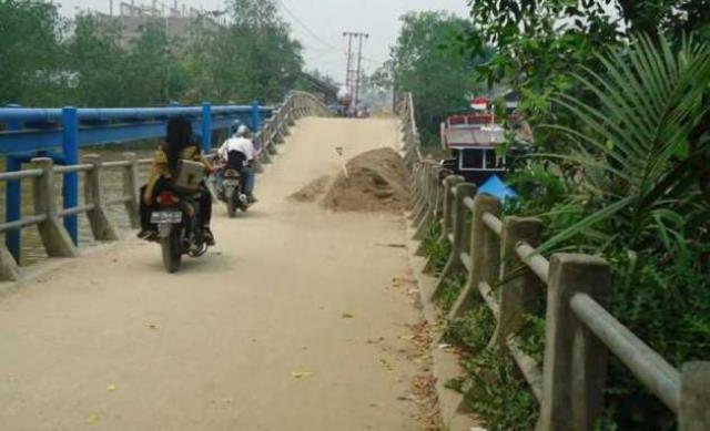 Darurat Jembatan di Inhil Rusak Melengkung, Kepala Dinas Mengeluh Soal Anggaran
