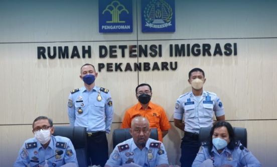 Pungut Sumbangan dari Masjid ke Masjid di Rohul, 2 Warga Pakistan Diusir Imigrasi