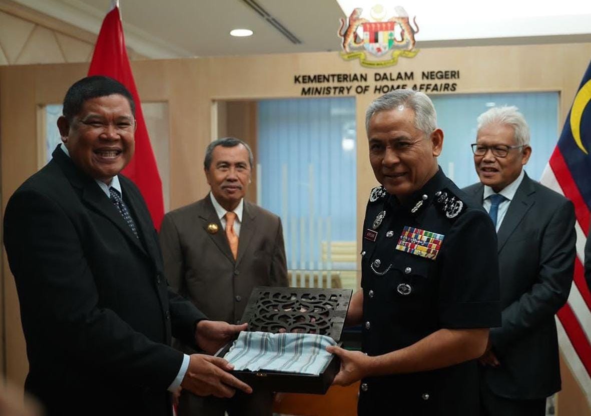 Bahas Illegal Fishing dan Imigran, Gubernur Riau Bertemu Mendagri Malaysia