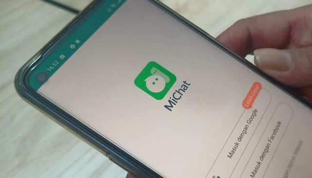 Cewek MiChat Peras Pemuda yang Diajak Video Call Sex sedang Berhubungan Badan