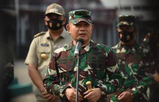 Bekas Loper Koran, Kini KSAD Jenderal Dudung Raih Gelar Doktor Ekonomi