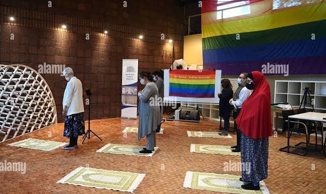 Masjid Ini Kibarkan Bendera Pelangi Dukung LGBT, Loh Kok Bisa?