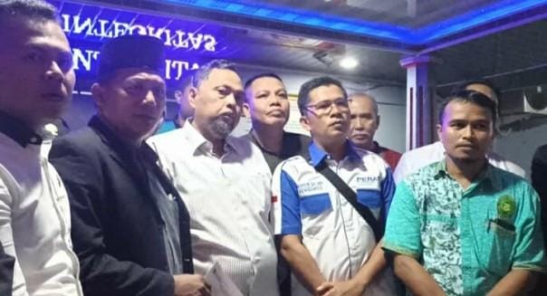 Massa Teriak Takbir Sambut Pelepasan Indra Mukhlis Adnan dari Lapas, Status Tersangka Korupsi BUMD Dibatalkan PN Tembilahan