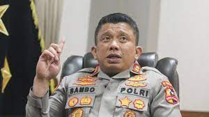 Irjen Ferdy Sambo Menangis di Pelukan Kapolda Metro Jaya