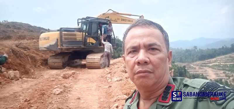 Dikawal TNI, 2 Alat Berat Tangkapan Dinas LHK Riau di Hutan Batang Lipai Kuansing Dibawa ke Pekanbaru