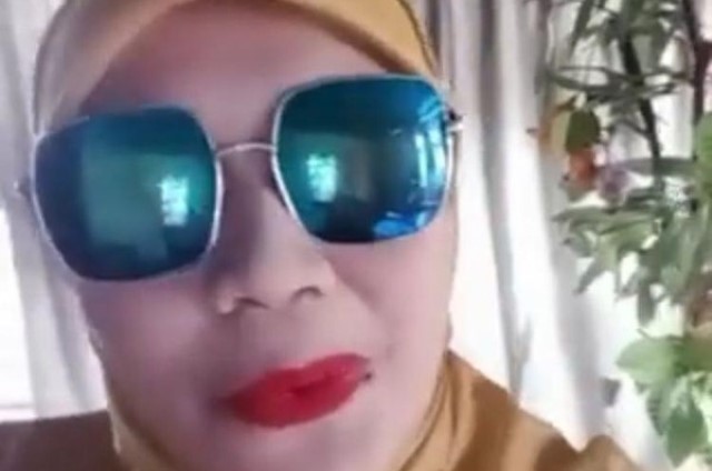 Emak-emak Ini Ditangkap karena Hina Ibu Negara, Ngaku Lebih Cantik dan Jokowi Lebih Memilih Dirinya