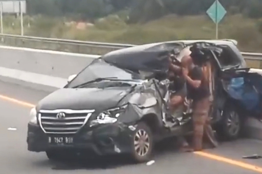 Kecelakaan di Tol Pekanbaru-Dumai, Toyota Innova Seruduk Truk, Begini Kondisinya
