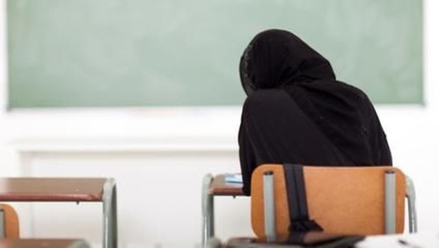 Siswi SMA Dipaksa Pakai Jilbab Berujung Depresi, Ini 5 Fakta yang Terjadi Kemudian