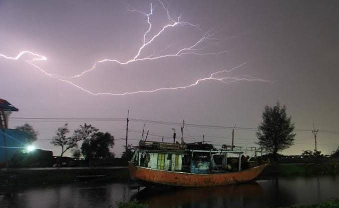 BMKG Peringatkan 5 Daerah di Riau Berpotensi Dilanda Angin Kencang dan Petir