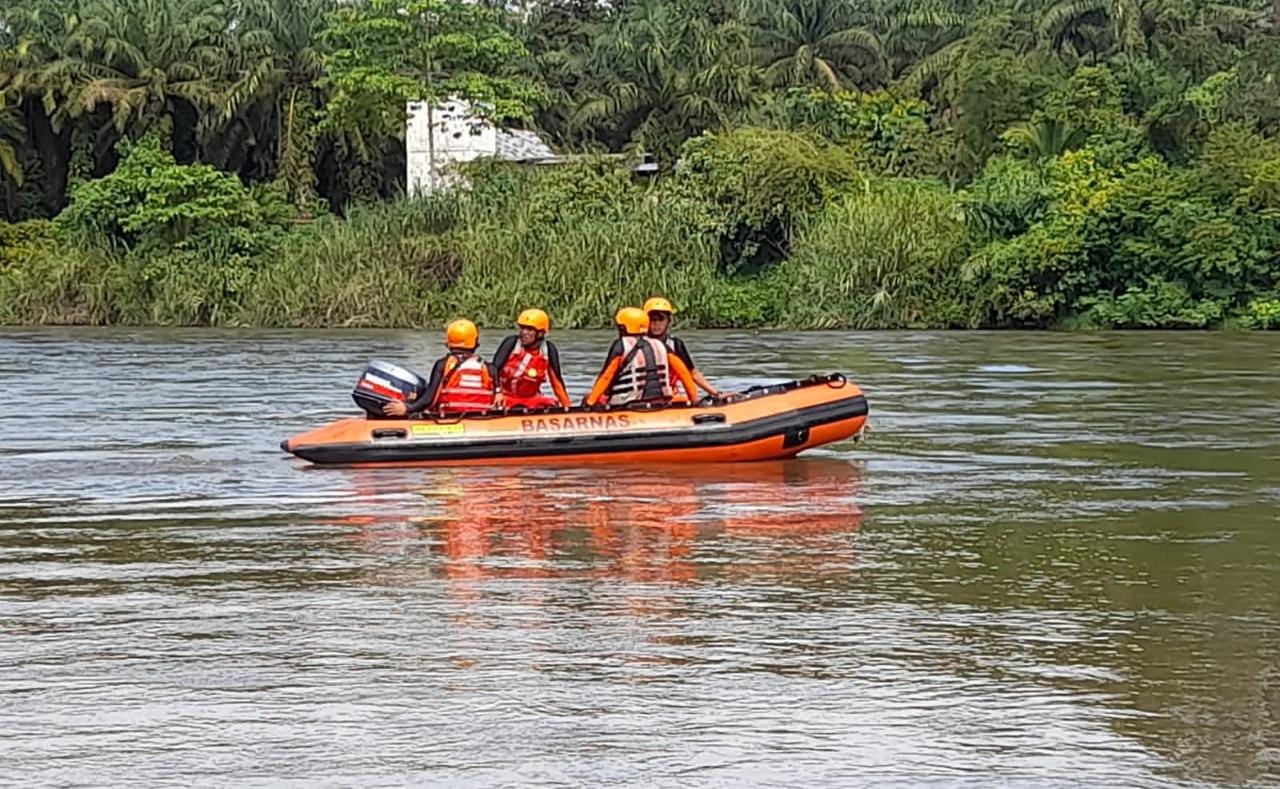 Cari Uang Jatuh ke Sungai, Bocah 9 Tahun Hilang Tenggelam di Sungai Indragiri