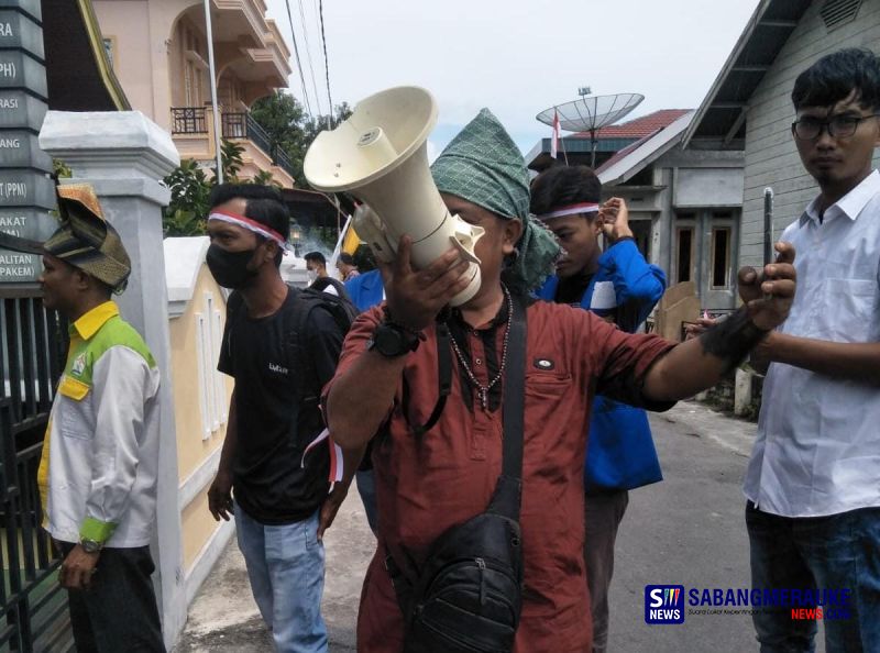 Tuding Banyak Kasus Dugaan Korupsi Mengendap, Massa Demo Kejari Kepulauan Meranti