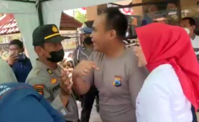 Kasat Lantas Emosi dengan Wartawan, Sampai Lepas Baju Gara-gara 