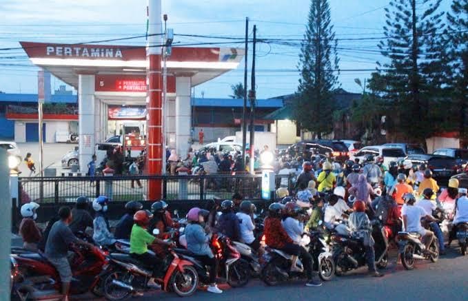 Warga Menjerit BBM Subsidi Langka, Pertamina Klaim Jatuhkan Sanksi 26 SPBU Nakal di Riau: Apa Sih Sanksinya?
