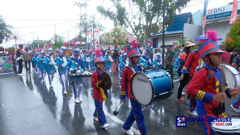 Diguyur Hujan Deras, Pawai Karnaval Akbar di Selatpanjang Tetap Berlangsung Meriah