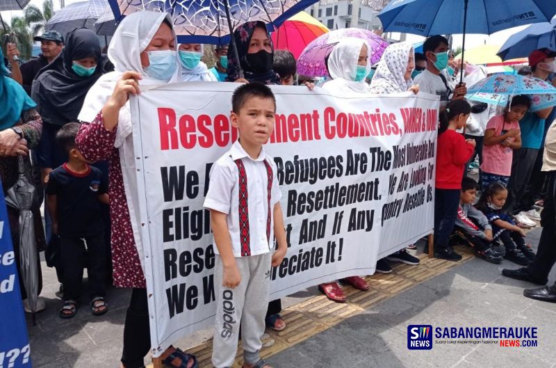 Puluhan Imigran Demo Gubernur Riau, Minta Dikirim ke Negara Ketiga: Tolong, Jangan Diam!