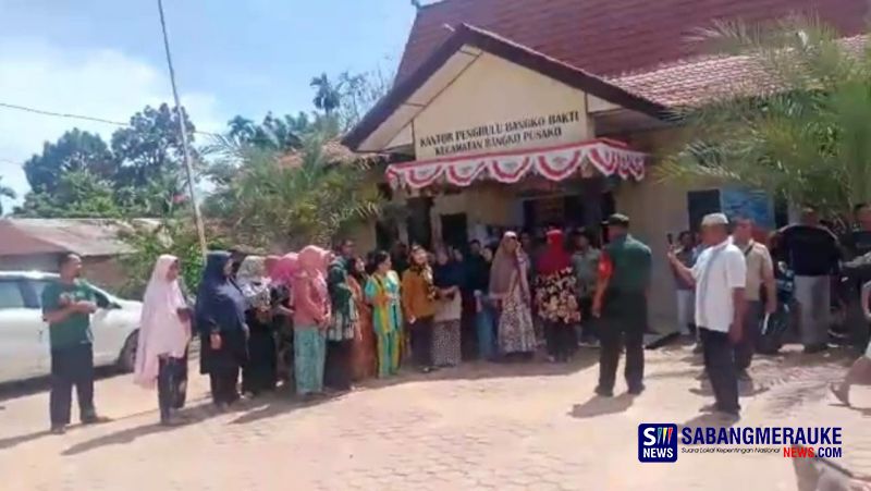 Tolak Penjabat Penghulu Pilihan Bupati Rohil, Emak-emak Bangko Bakti Kembali Demonstrasi