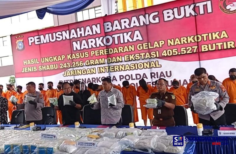 Wakapolda Riau Pimpin Pemusnahan 243 Kg Sabu dan 405 Ribu Butir Pil Ekstasi