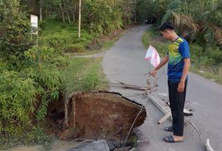 Jalan Penghubung Pangean-Benai Amblas, Mahasiswa Kuansing: Pemerintah Jangan Tuli!