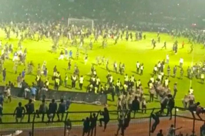 Kerusuhan Maut Pertandingan Arema FC vs Persebaya: 127 Orang Tewas, 180 Luka-luka