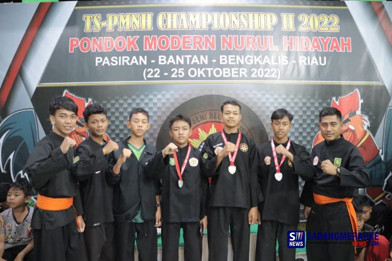 3 Santri Ponpes Darul Fikri Raih Medali Emas Kejuaraan Silat Se Sumatera