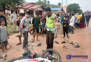 Mobil Pajero Terbalik-balik Tabrak Pengendara Motor, 2 Orang Tewas di Jalinsum Rokan Hilir