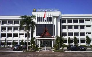 KPK Geledah Rektorat Universitas Riau, Begini Respon Rektor Prof Aras Mulyadi