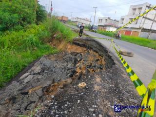 Hujan Deras Picu Longsor Jalinsum di Rokan Hilir, Jalan Nyaris Putus