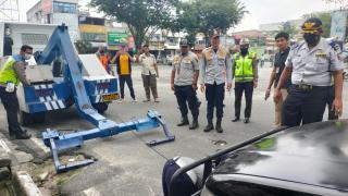 DPRD Pekanbaru Dukung Aksi Dishub Gembosi Ban Mobil yang Parkir Sembarangan