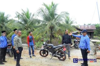 Proyek Jalan Sesap di Kepulauan Meranti Lamban: Peralatan Kerja Kontraktor Tak Lengkap, Warga Keluhkan Jalan Becek