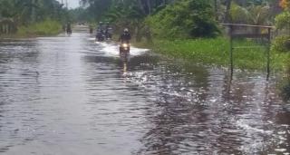 Warga Menjerit Jalan Rusak, Pemprov Riau Janji Perbaiki Jalan Kuala Keritang Inhil