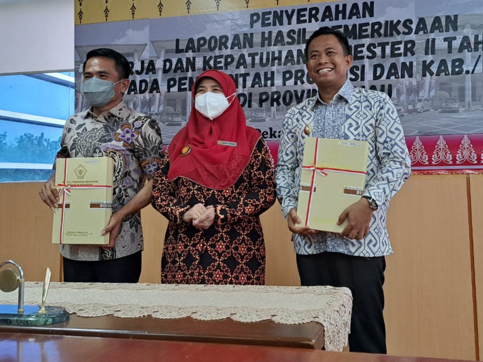 Ketua DPRD Rohil Terima LHP Kinerja Atas Efektivitas Manajemen Aset dari BPK RI Perwakilan Riau