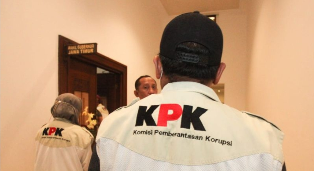 KPK Geledah Ruang Kerja Gubernur Khofifah Indar Parawansa, Kasus Suap Wakil Ketua DPRD Jatim