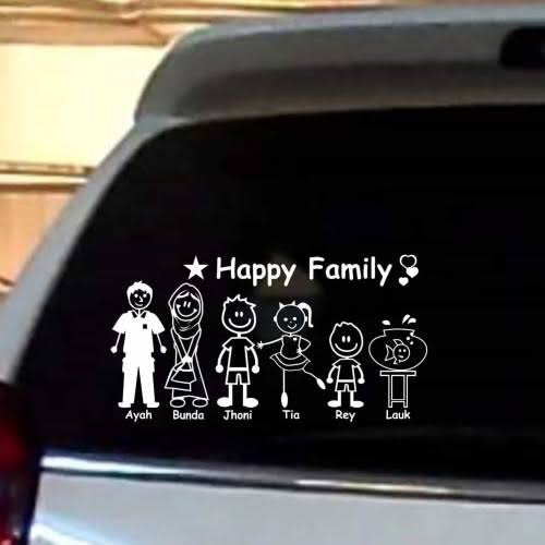Waspada! Pasang Stiker Happy Family di Kaca Belakang Mobil Ternyata Berbahaya, Ini Dampaknya