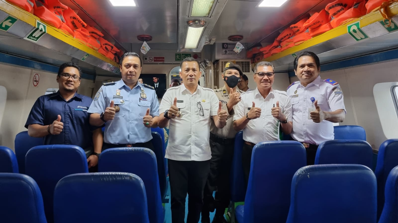 Bupati Meranti Lepas Keberangkatan Perdana Kapal MV Pintas Samudra 8 Rute Indonesia-Malaysia