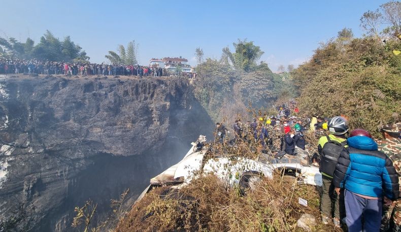 Pesawat ATR 72 Jatuh di Nepal: Bawa 72 Orang, Baru 16 Mayat yang Ditemukan