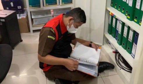 Tim Penyidik Pidsus Kejati Riau Geledah Kantor PLN UIP Sumbangteng dan Kantor PT Twink Indonesia