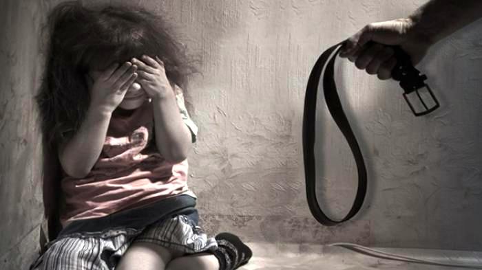 Kejam! Bocah Perempuan 12 Tahun Disiksa Ibunya Gara-Gara Tegur Main Facebook